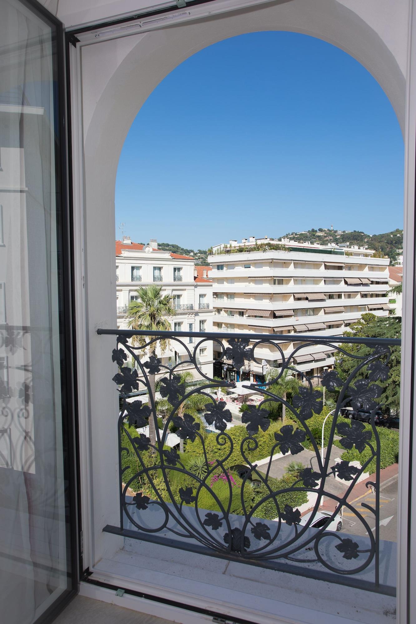 Cristal Hotel & Spa Cannes Exterior photo